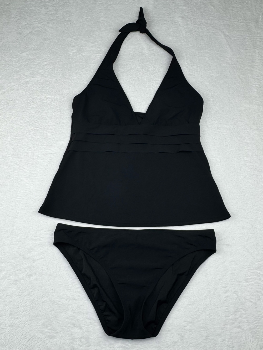La Blanca by Rod Beattie halter black tankini set. V-neck. Size 6.